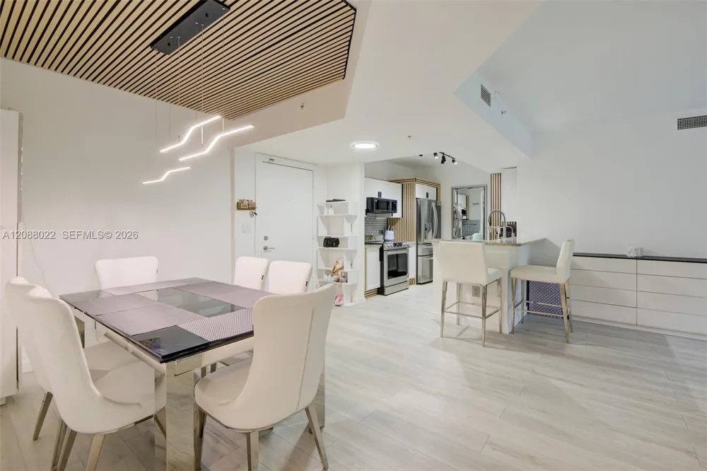 2775 NE 187th St #215 Aventura, FL 33180