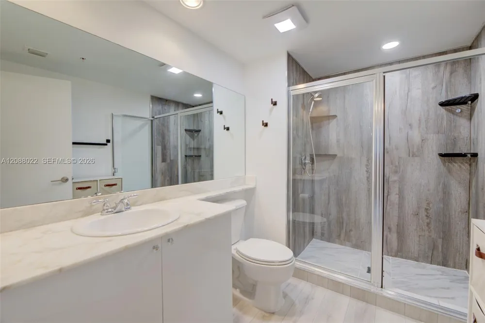 2775 NE 187th St #215 Aventura, FL 33180