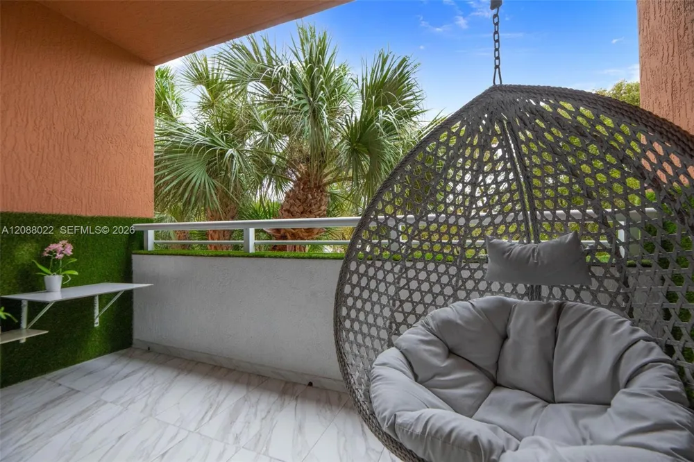 2775 NE 187th St #215 Aventura, FL 33180