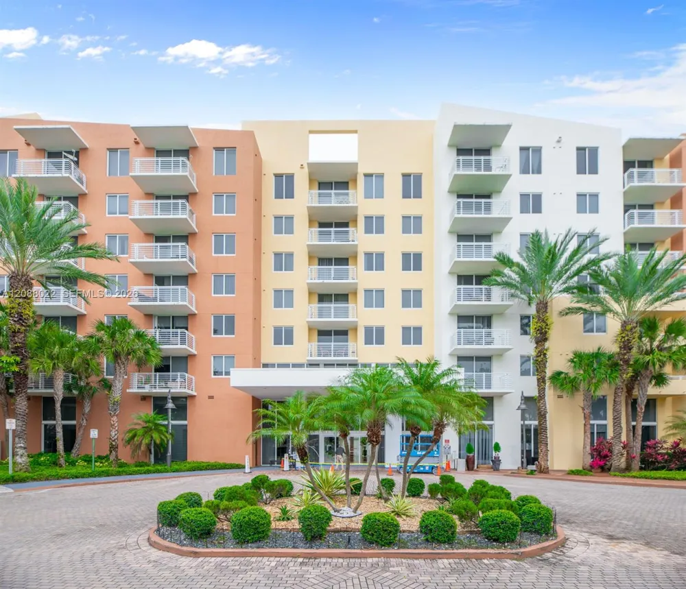 2775 NE 187th St #215 Aventura, FL 33180