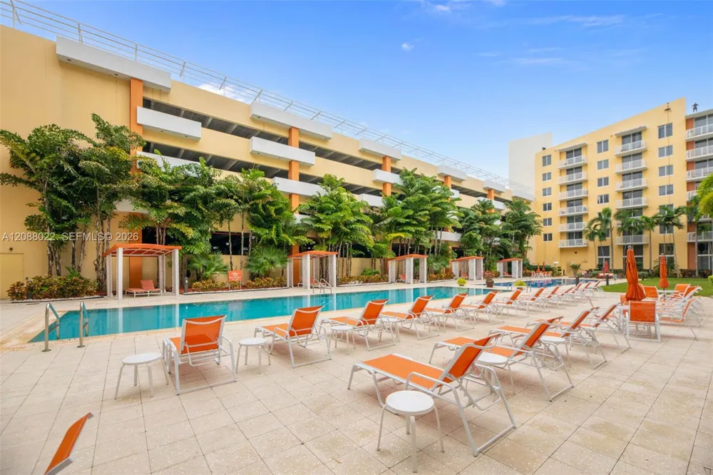 2775 NE 187th St #215 Aventura, FL 33180