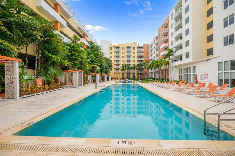 2775 NE 187th St #215 Aventura, FL 33180