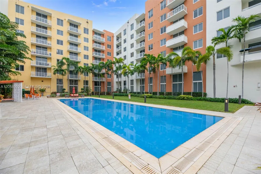 2775 NE 187th St #215 Aventura, FL 33180
