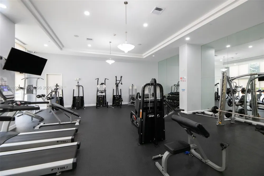 2775 NE 187th St #215 Aventura, FL 33180