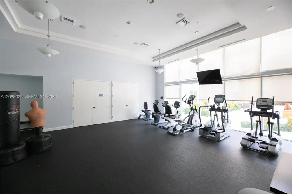 2775 NE 187th St #215 Aventura, FL 33180