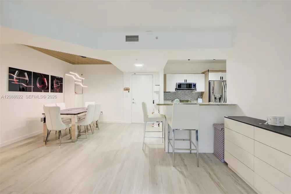2775 NE 187th St #215 Aventura, FL 33180