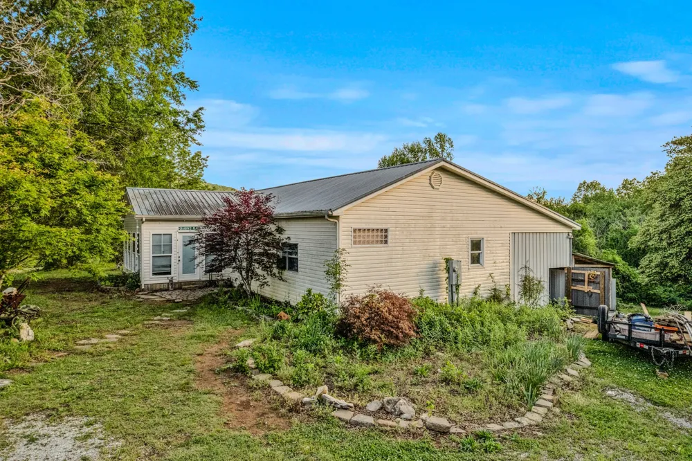 2000 Myers Cove Rd McMinnville, TN 37110