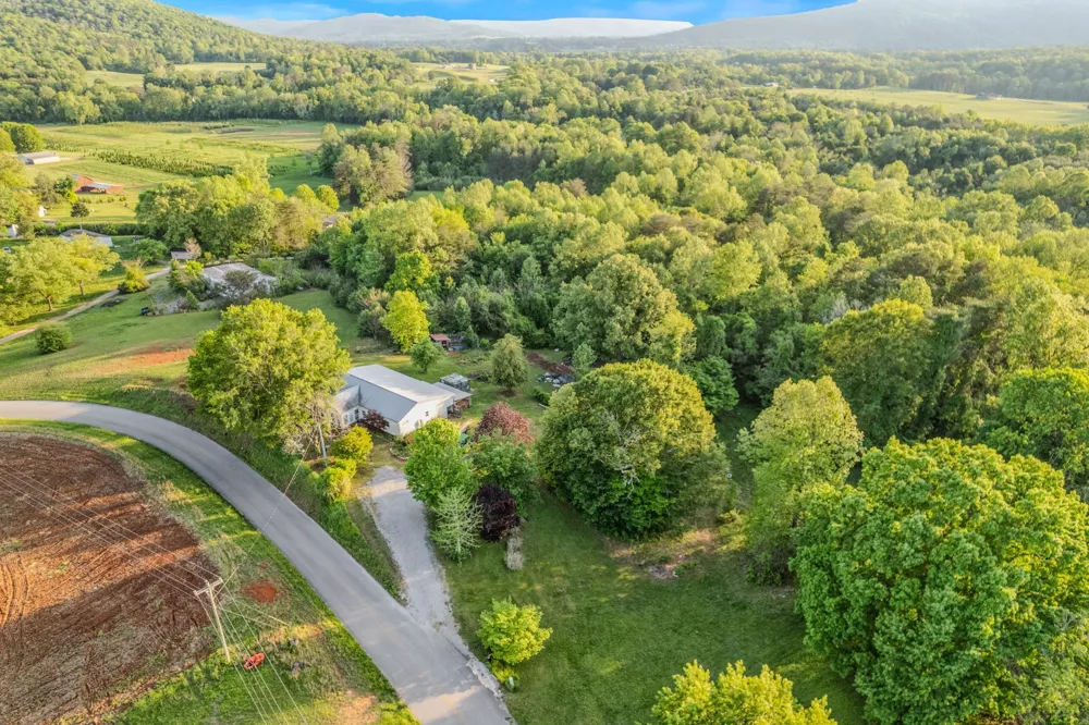 2000 Myers Cove Rd McMinnville, TN 37110