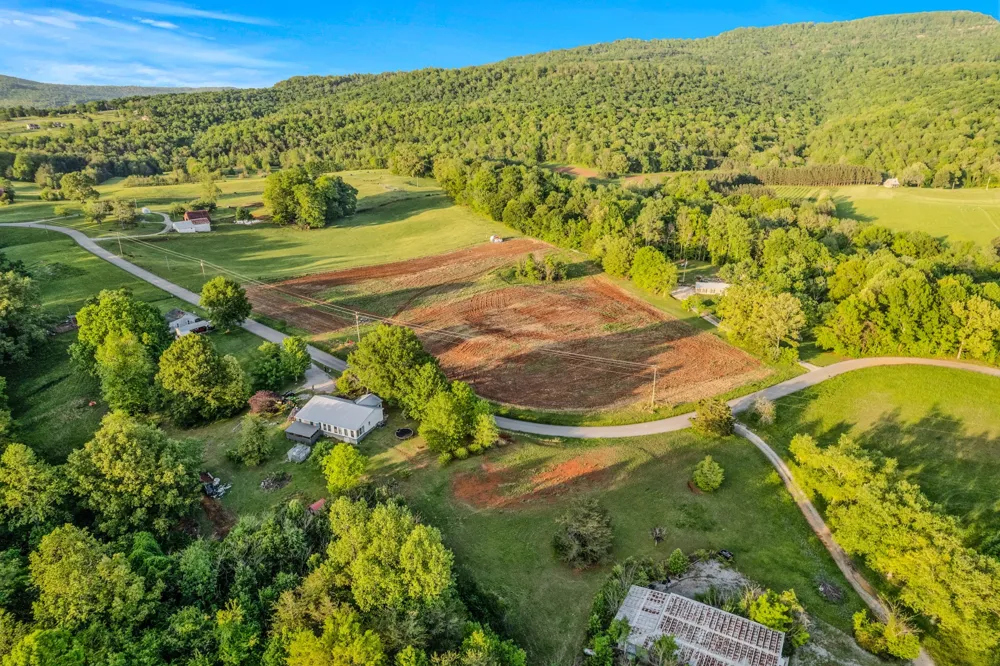 2000 Myers Cove Rd McMinnville, TN 37110