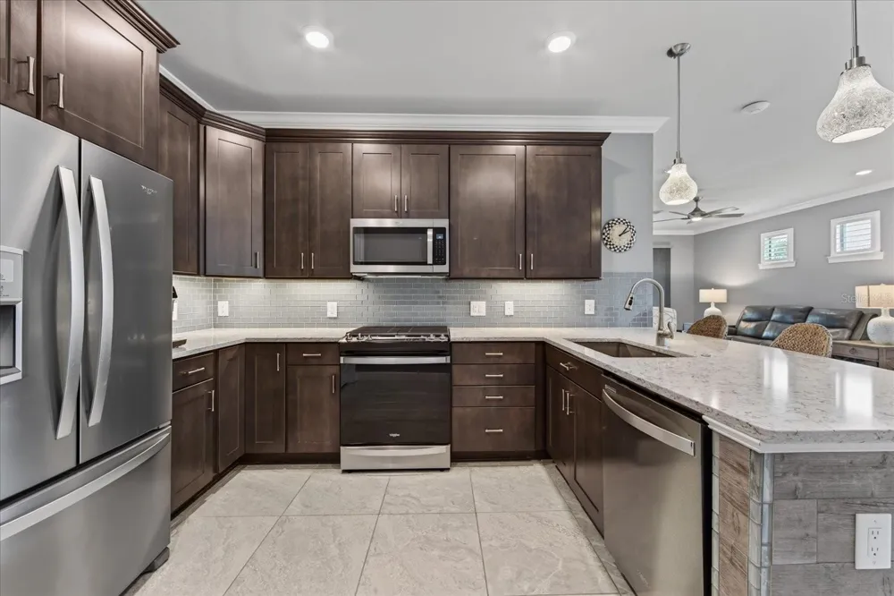 6927 HOLBROOK COVE Lakewood Ranch, FL 34202