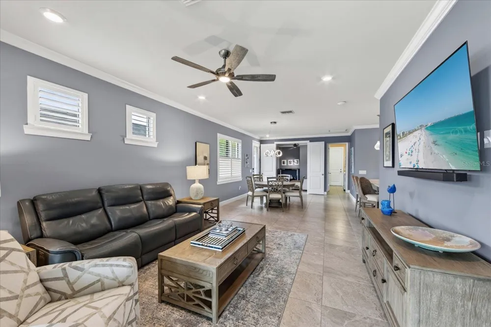 6927 HOLBROOK COVE Lakewood Ranch, FL 34202