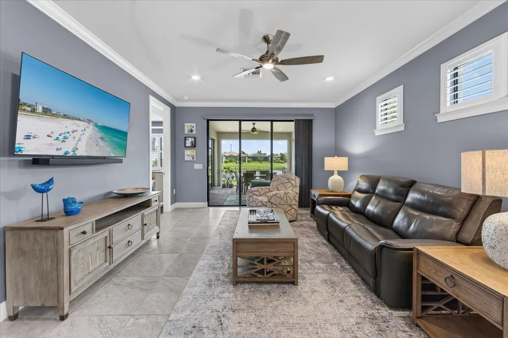 6927 HOLBROOK COVE Lakewood Ranch, FL 34202