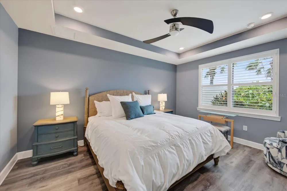 6927 HOLBROOK COVE Lakewood Ranch, FL 34202