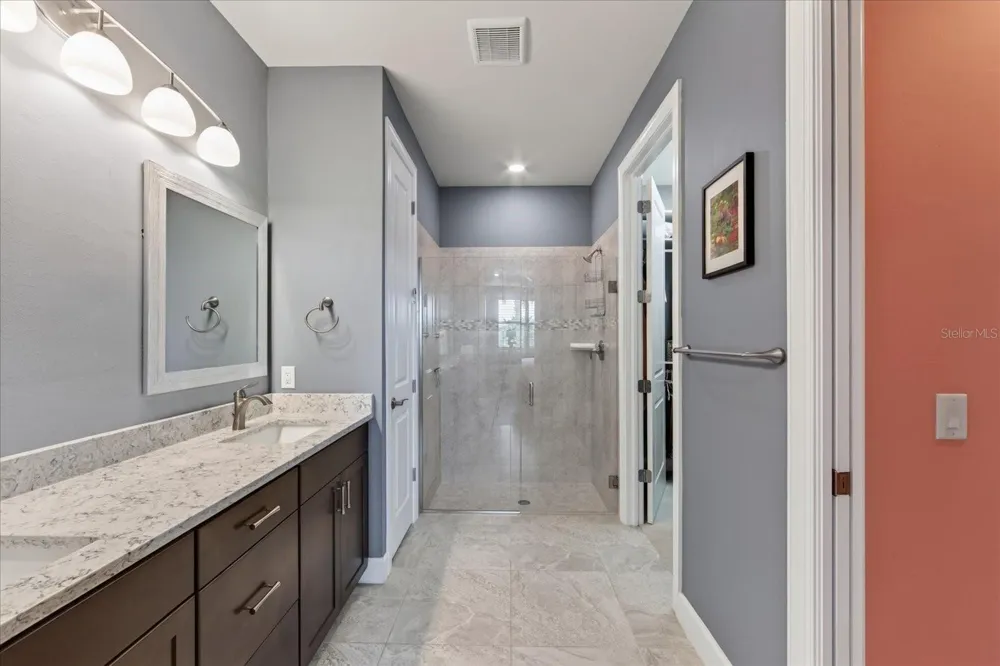 6927 HOLBROOK COVE Lakewood Ranch, FL 34202