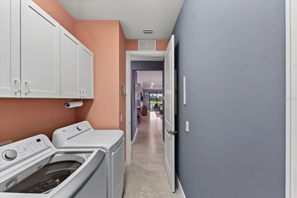 6927 HOLBROOK COVE Lakewood Ranch, FL 34202