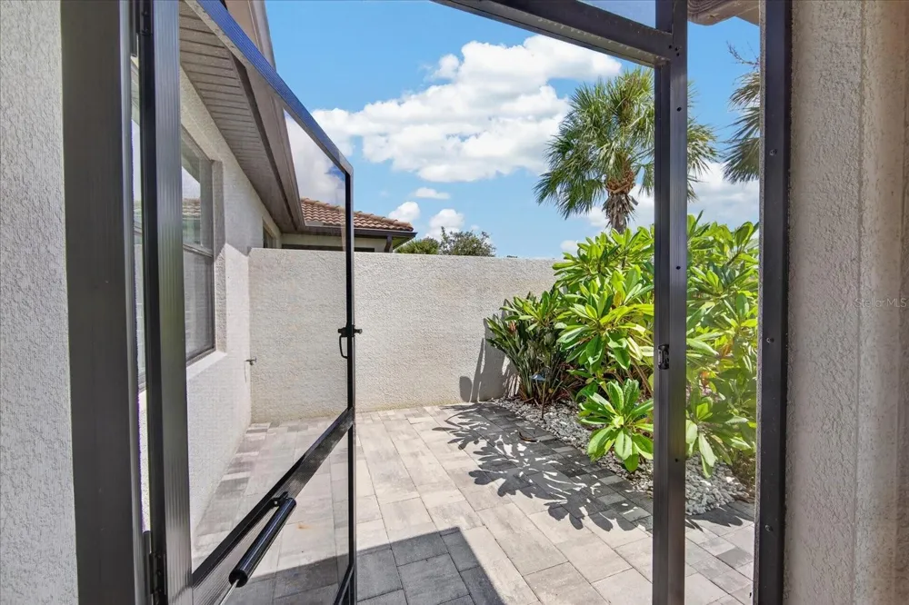 6927 HOLBROOK COVE Lakewood Ranch, FL 34202