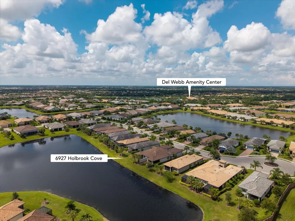 6927 HOLBROOK COVE Lakewood Ranch, FL 34202