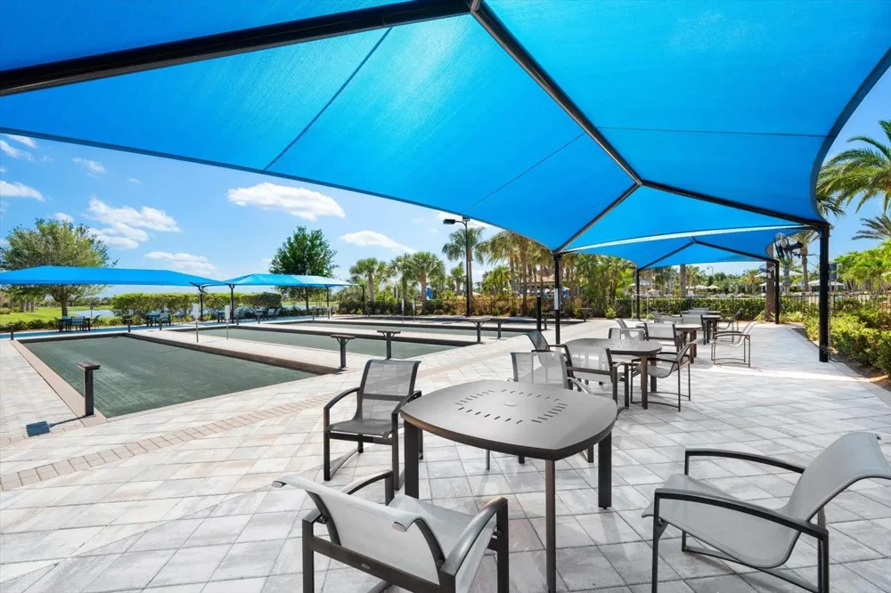 6927 HOLBROOK COVE Lakewood Ranch, FL 34202