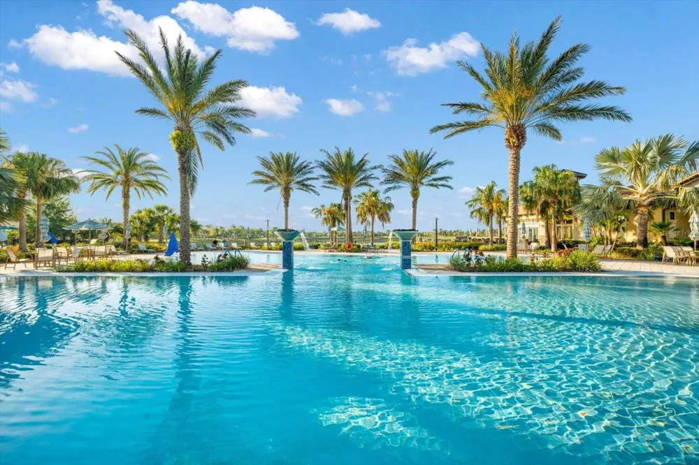 6927 HOLBROOK COVE Lakewood Ranch, FL 34202