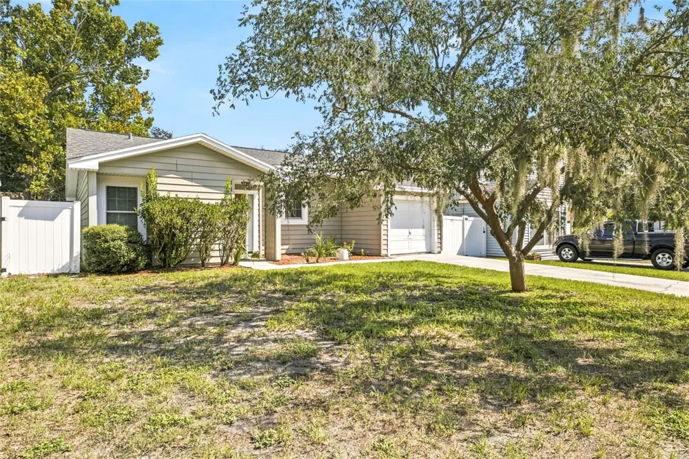 7714 GLADES COURT Temple Terrace, FL 33637