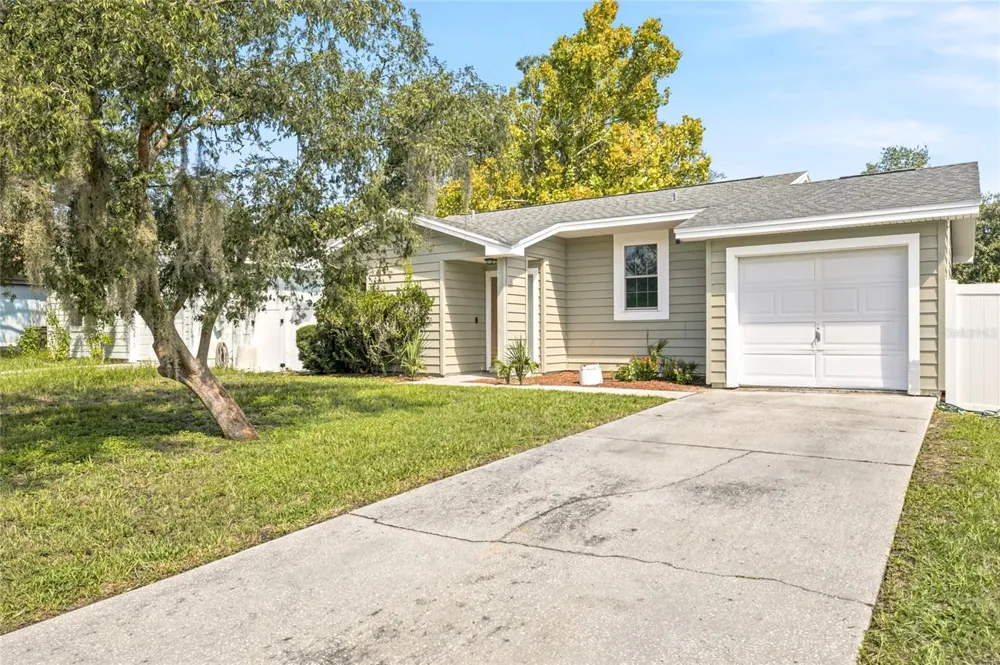 7714 GLADES COURT Temple Terrace, FL 33637