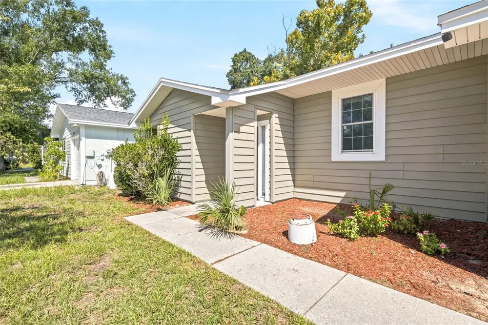 7714 GLADES COURT Temple Terrace, FL 33637