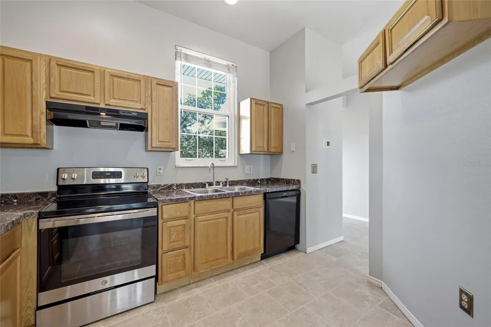 7714 GLADES COURT Temple Terrace, FL 33637