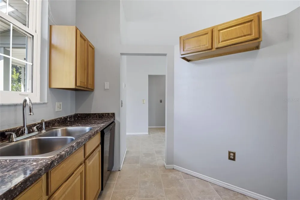 7714 GLADES COURT Temple Terrace, FL 33637