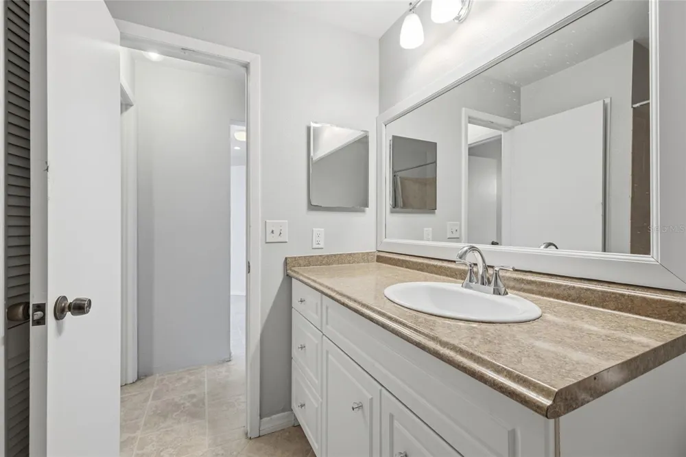 7714 GLADES COURT Temple Terrace, FL 33637
