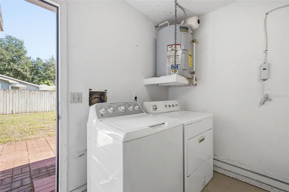 7714 GLADES COURT Temple Terrace, FL 33637