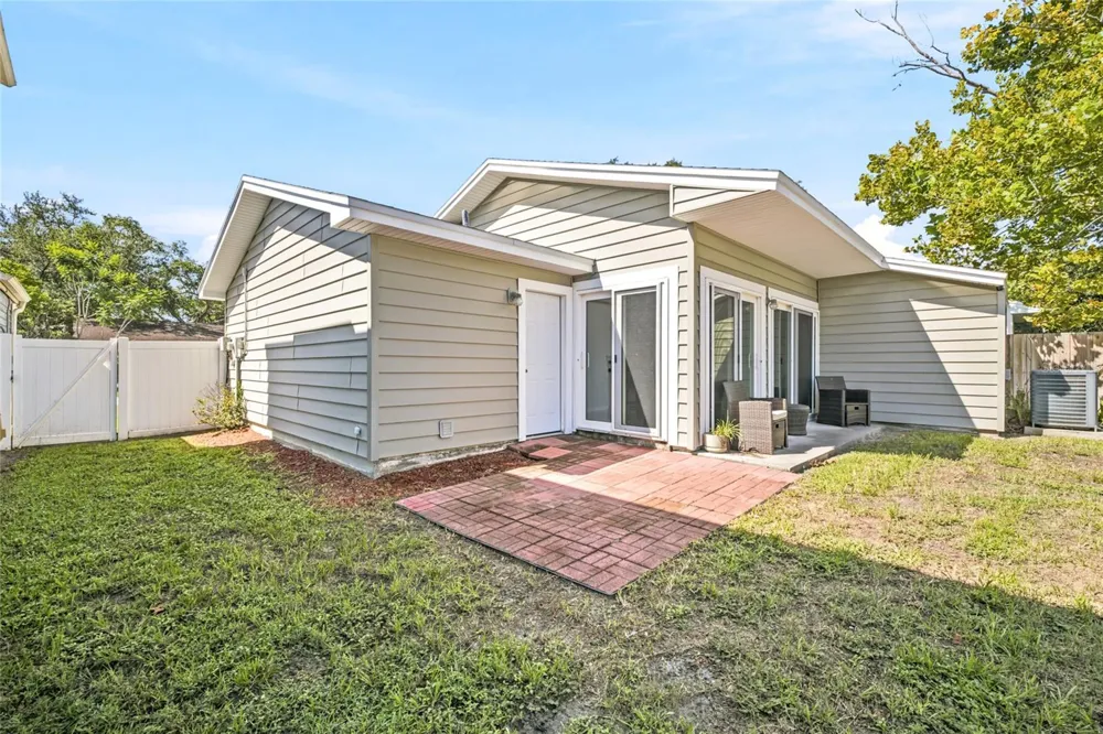7714 GLADES COURT Temple Terrace, FL 33637