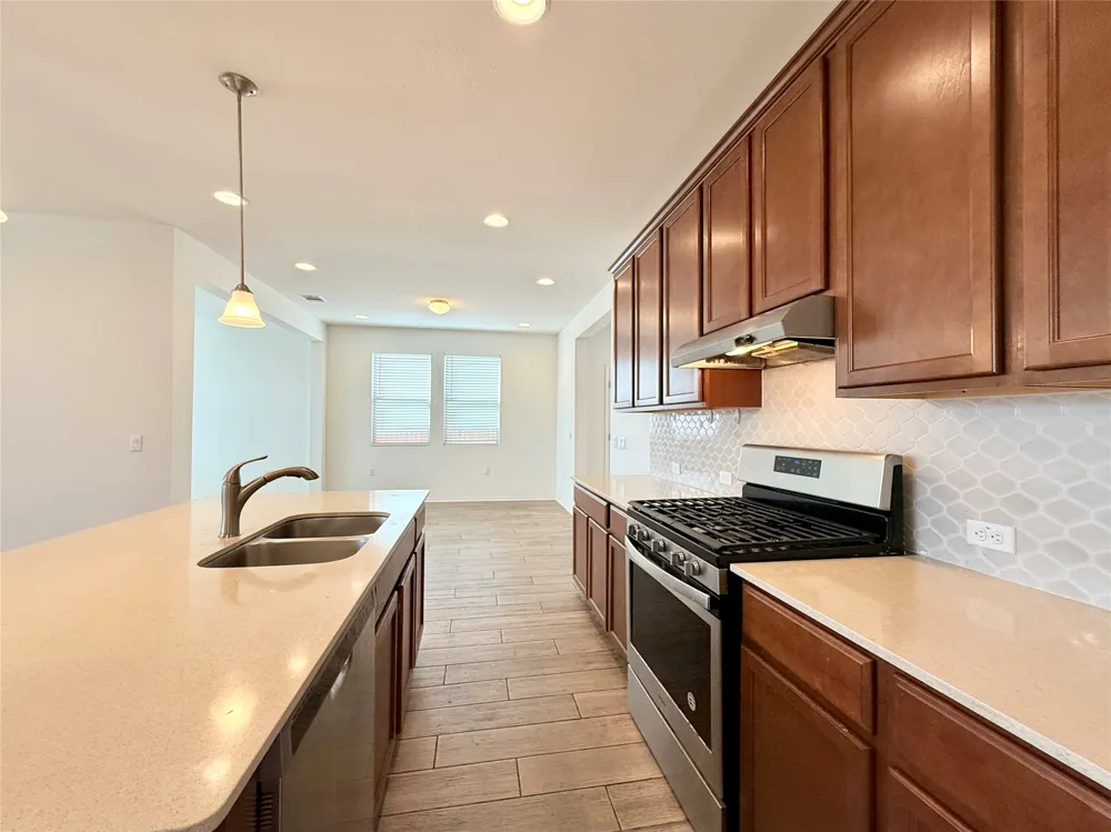 1905 Crimson Rosella Trail Austin, TX 78728