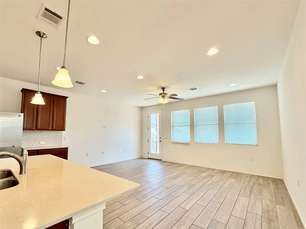 1905 Crimson Rosella Trail Austin, TX 78728
