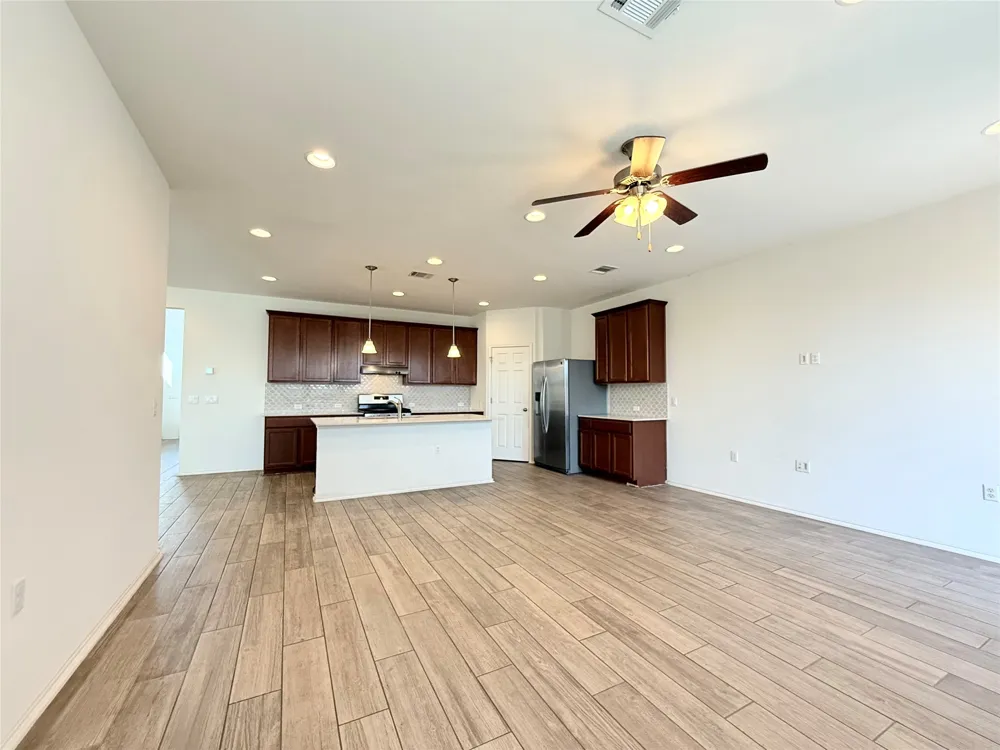 1905 Crimson Rosella Trail Austin, TX 78728