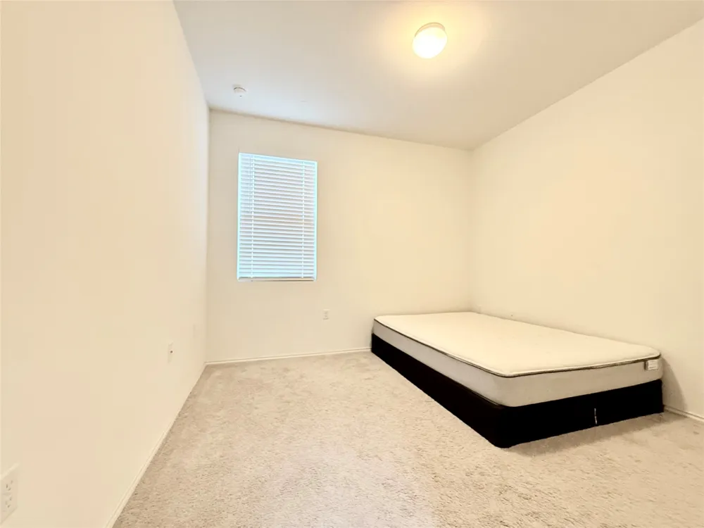 1905 Crimson Rosella Trail Austin, TX 78728