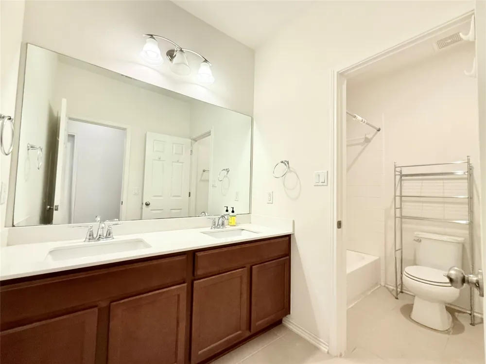 1905 Crimson Rosella Trail Austin, TX 78728