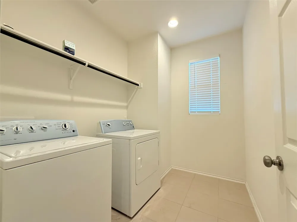 1905 Crimson Rosella Trail Austin, TX 78728
