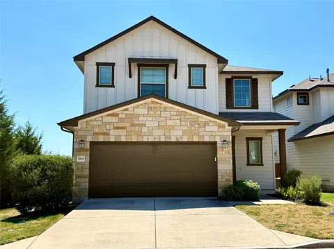 1905 Crimson Rosella Trail