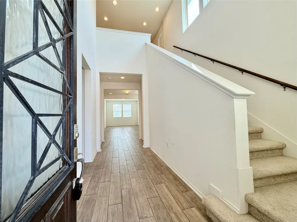 1905 Crimson Rosella Trail Austin, TX 78728