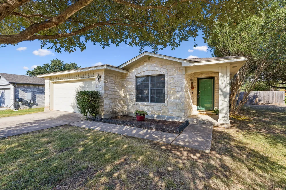 100 Devons Cove Buda, TX 78610