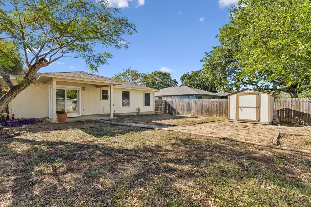100 Devons Cove Buda, TX 78610