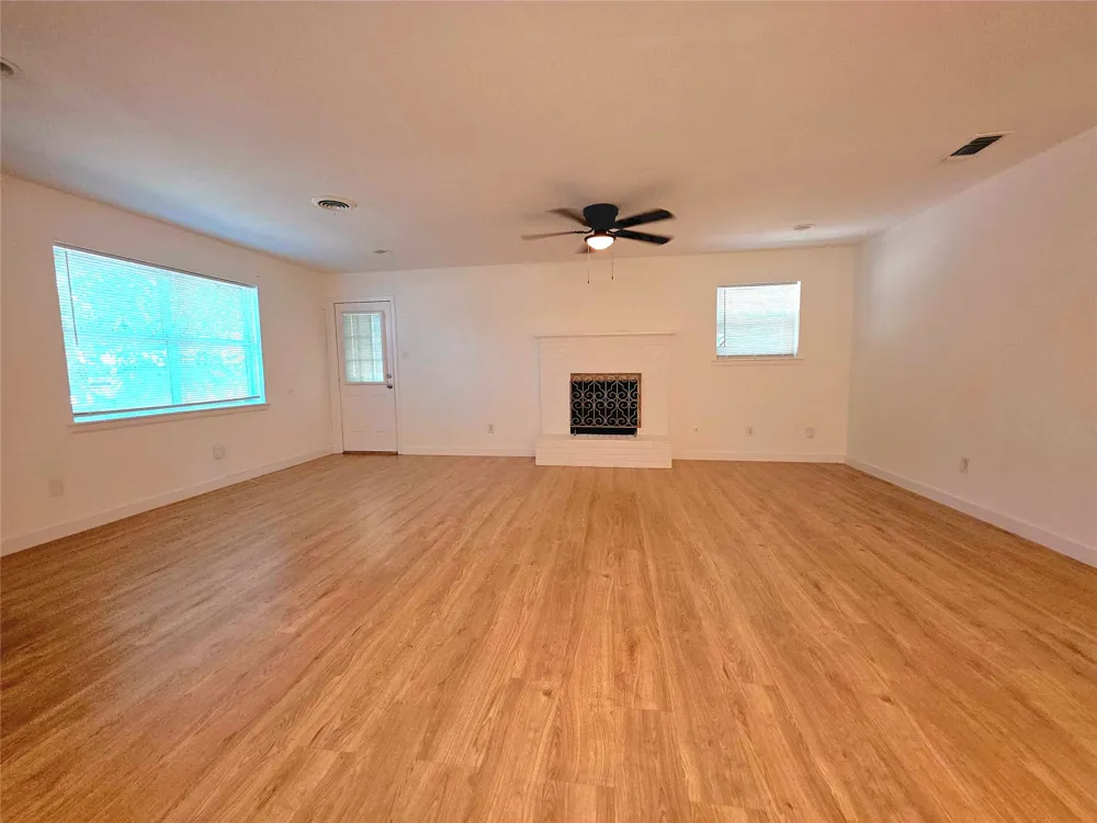 272 Palomino Drive Saginaw, TX 76179