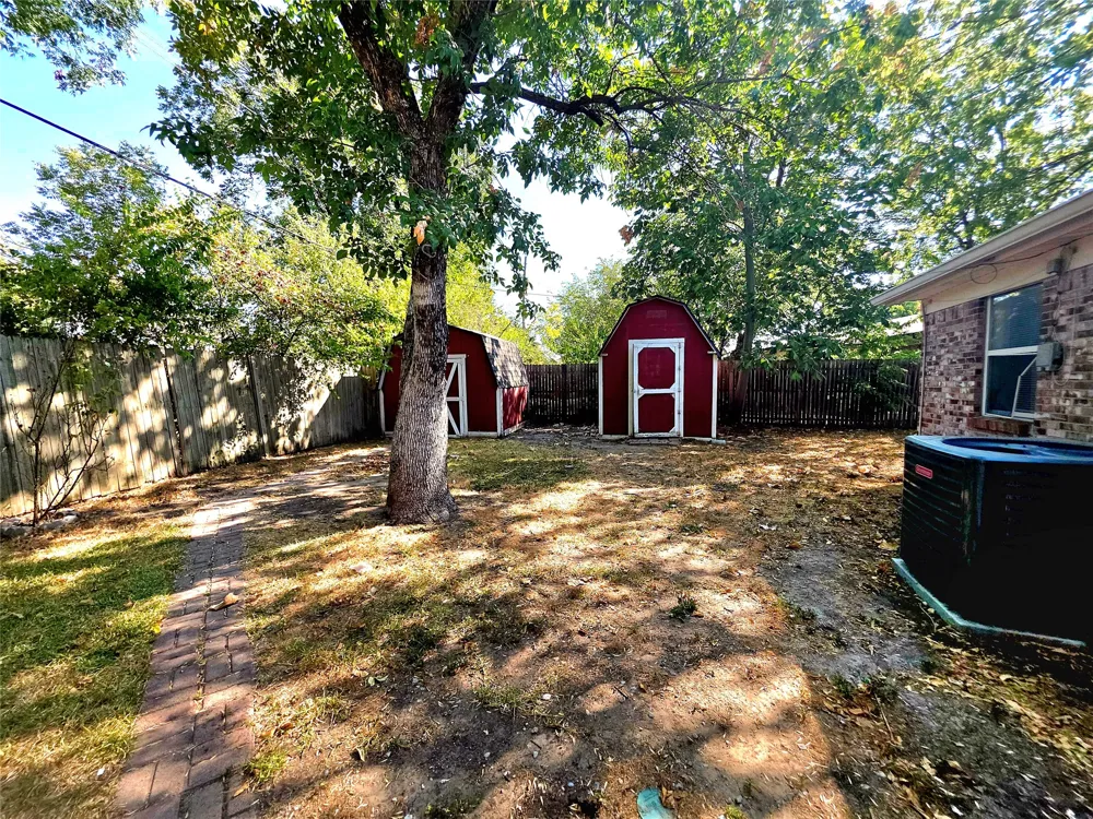 272 Palomino Drive Saginaw, TX 76179