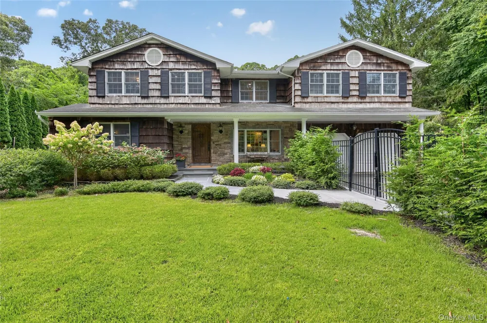 4 Salt Hay Way Smithtown, NY 11787
