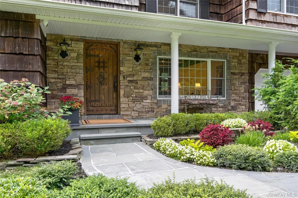 4 Salt Hay Way Smithtown, NY 11787