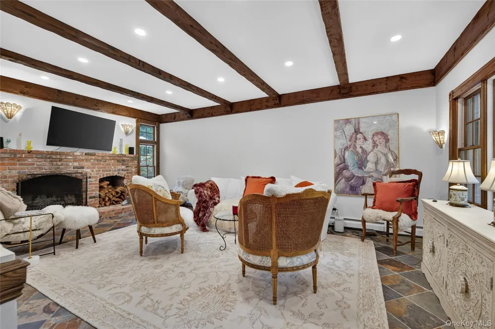 4 Salt Hay Way Smithtown, NY 11787