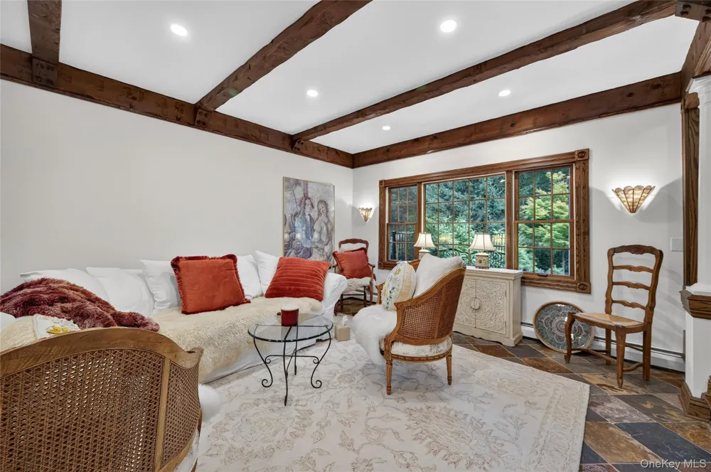 4 Salt Hay Way Smithtown, NY 11787