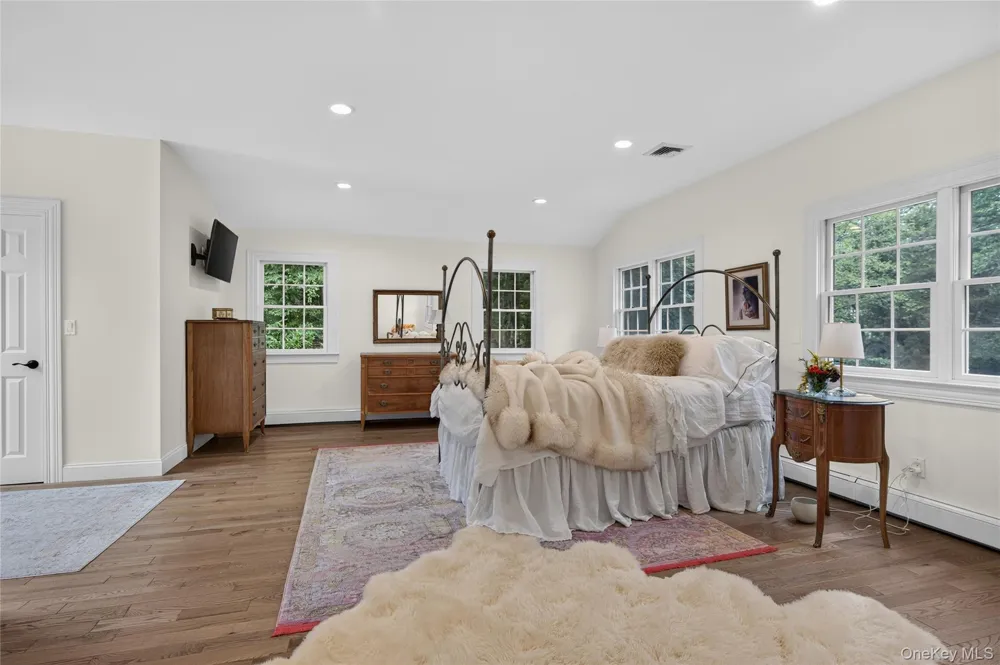 4 Salt Hay Way Smithtown, NY 11787