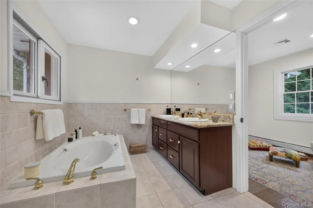 4 Salt Hay Way Smithtown, NY 11787