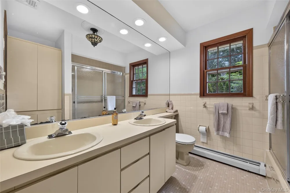 4 Salt Hay Way Smithtown, NY 11787